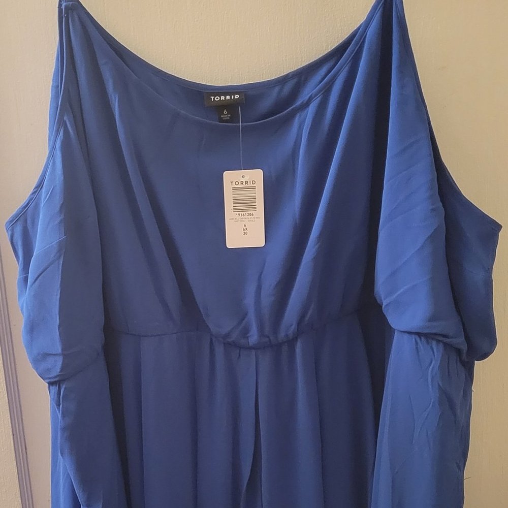 TORRID NWT blue chiffon pleated dress